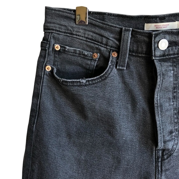 Levi’s Wedgie Straight Black Distressed Jeans Size 30 - Picture 9 of 16